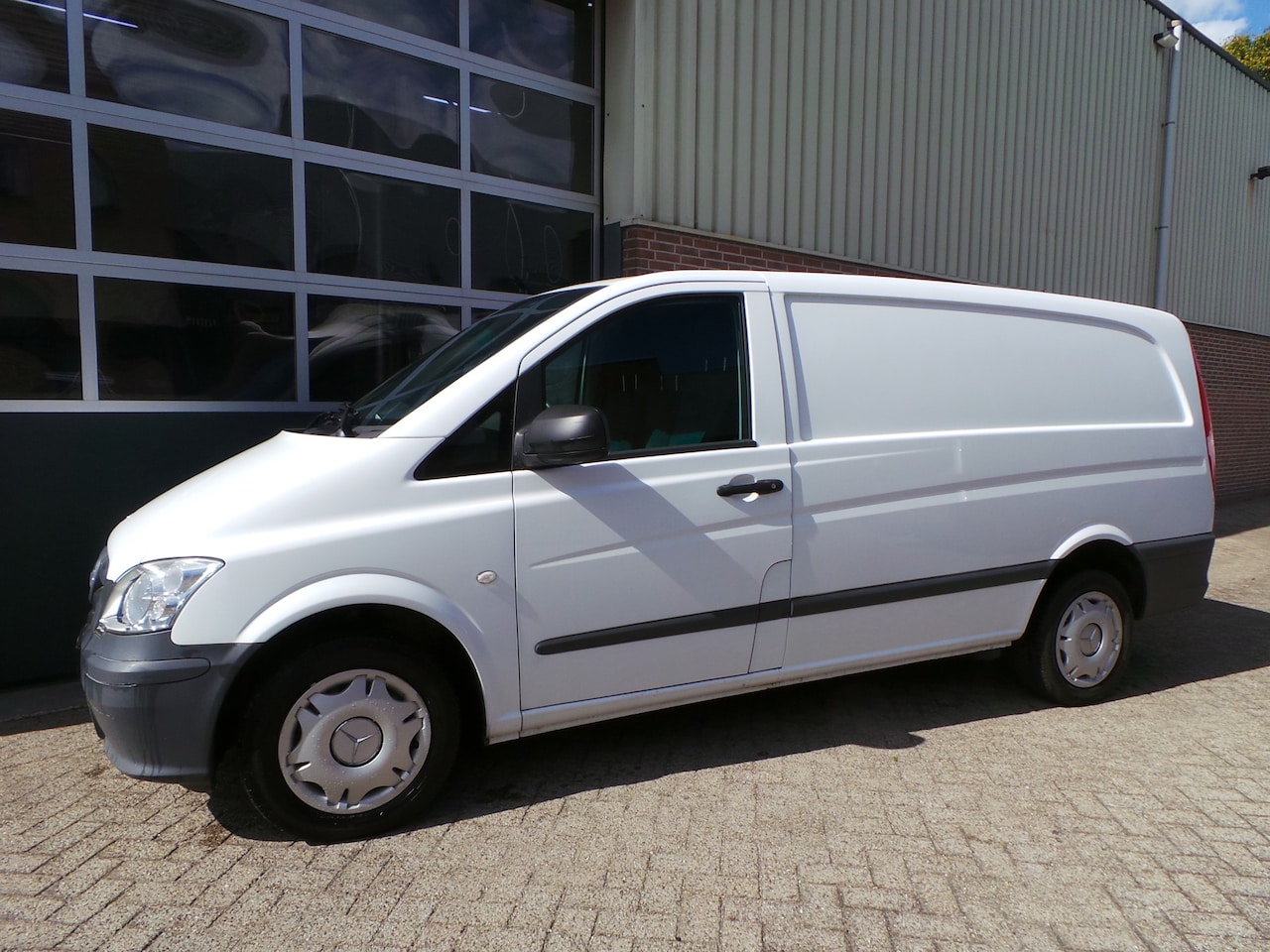 Mercedes-Benz Vito - 110 CDI L2H1 Airco Klep,3 persoons,Trekhaak - AutoWereld.nl