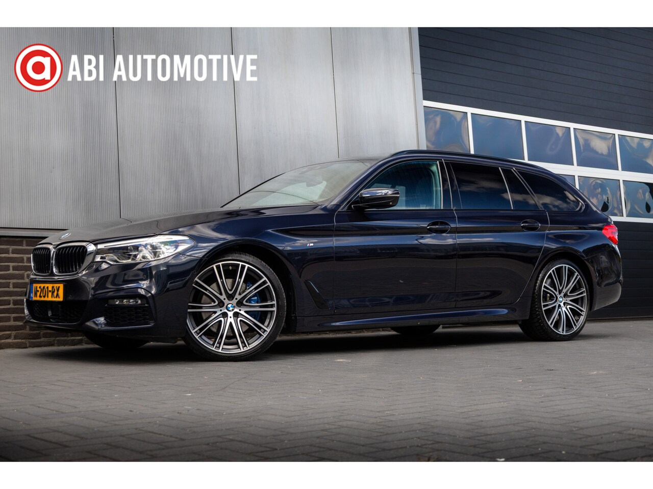 BMW 5-serie Touring - 530d 266 pk xDrive High Executive M-Sportpakket / BTW-Auto/ Dealer.Ond/ Pano-Dak/ Leder/ S - AutoWereld.nl