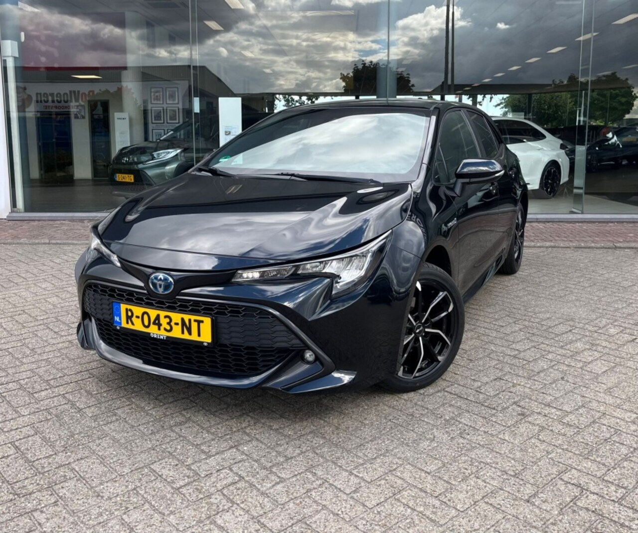 Toyota Corolla - 1.8 Hybrid Active Plus | Stoel-Stuurverwarming | DAB | Android A - AutoWereld.nl
