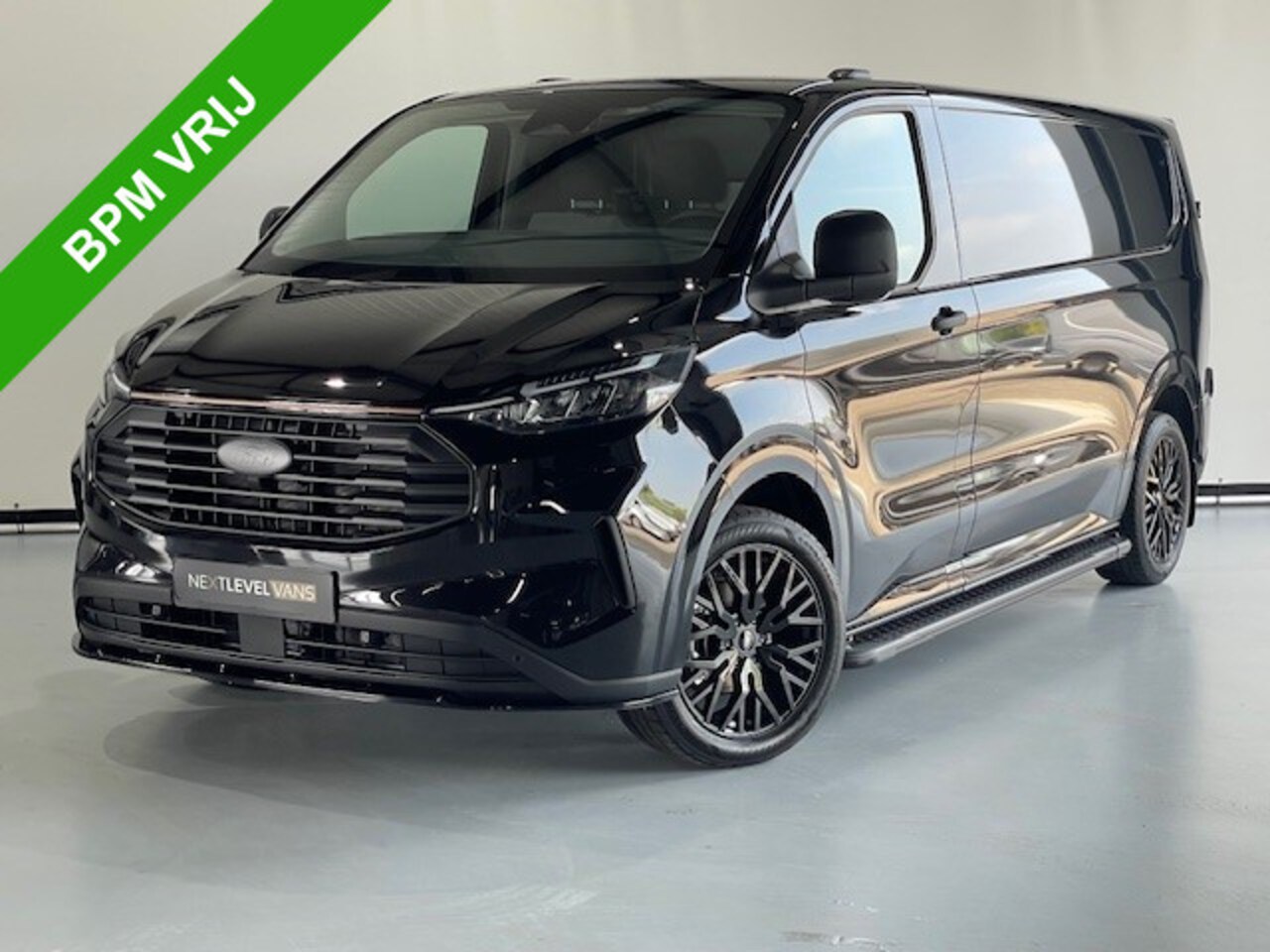 Ford Transit Custom - 300 2.0 TDCI L2H1 136 PK NEXT LEVEL EDITION / BR / Navi / Camera / Leder - AutoWereld.nl