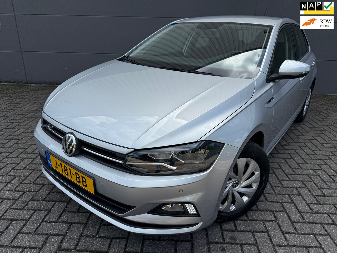 Volkswagen Polo - 1.0 TSI R-LINE Business*CRUISE*APK*NAP*NAVI*CARPLY*PARK SENSOREN - AutoWereld.nl