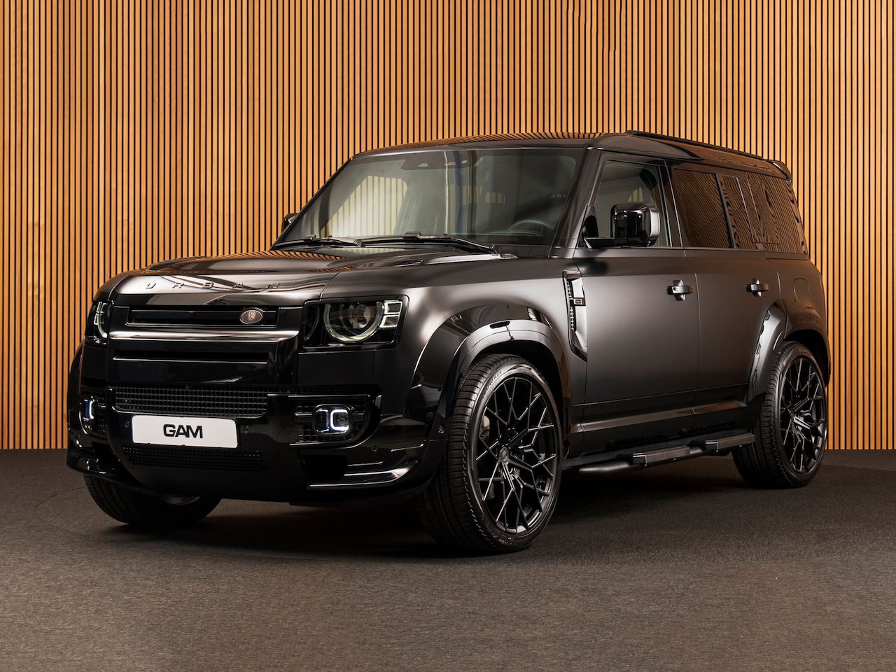 Land Rover Defender 110 - 2.0 P300e 110 X-Dynamic HSE URBAN - AutoWereld.nl
