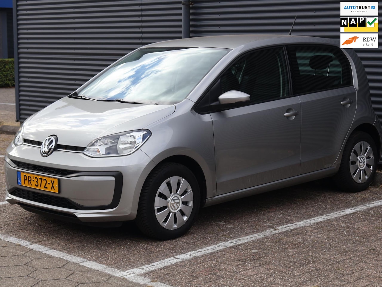 Volkswagen Up! - 1.0 BMT move up!|AppConnect|PDC|Cruise|Airco|Dealer onderhouden|Automaat - AutoWereld.nl