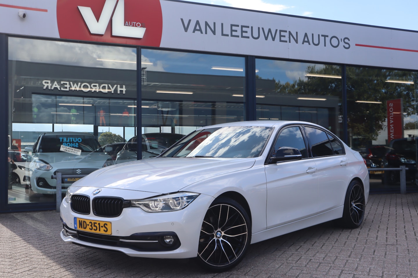 BMW 3-serie - 320d EDE Centennial High Executive | Nieuw Binnen! | Automaat | Stoelverwarming | Cruise - AutoWereld.nl
