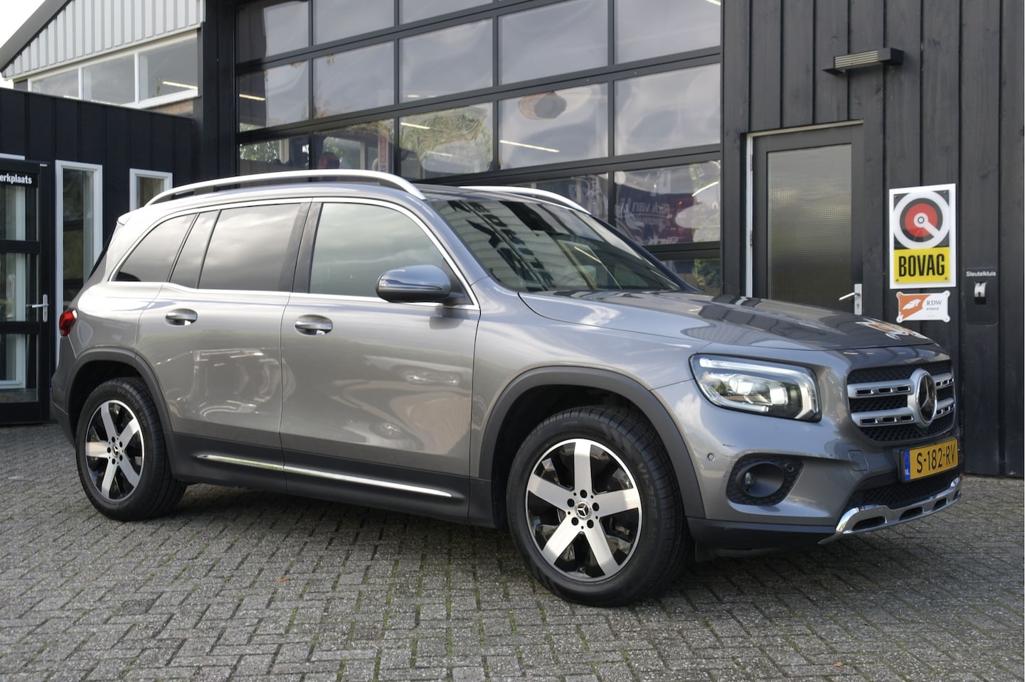 Mercedes-Benz GLB - 200 d Premium Plus Automaat | Wide-Screen | Sfeer | Dealer Onderhouden | Camera - AutoWereld.nl