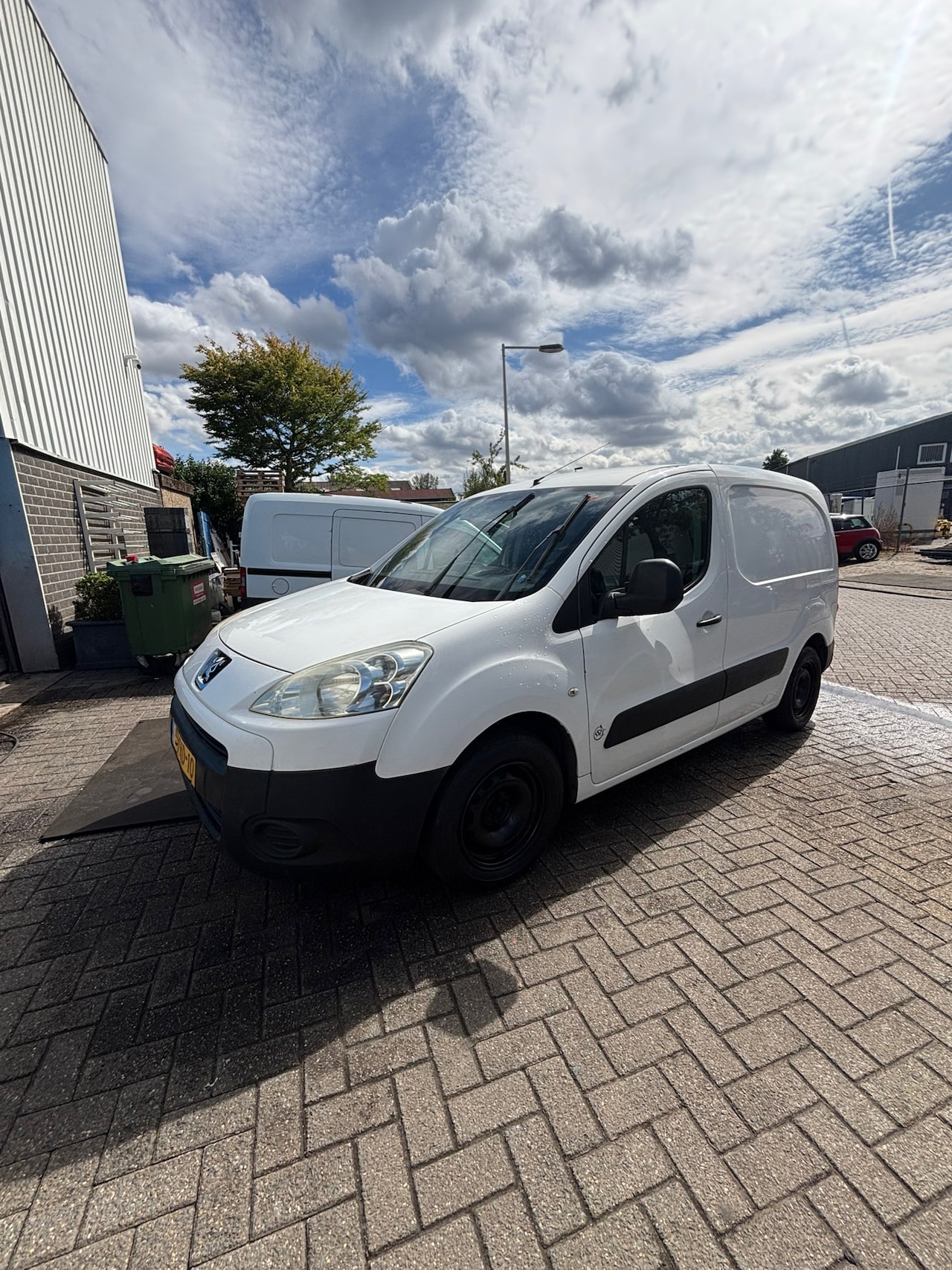 Peugeot Partner - 120 1.6 HDI L1 XT '' MOTOR DEFECT " - AutoWereld.nl