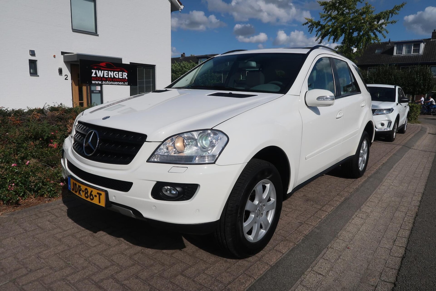 Mercedes-Benz M-klasse - 350 v6 SCHUIFDAK|DEALER ONDERHOUDEN|NAVIGATIE|XENON|PDC|STOELVERWARMING|ZEER MOOI - AutoWereld.nl