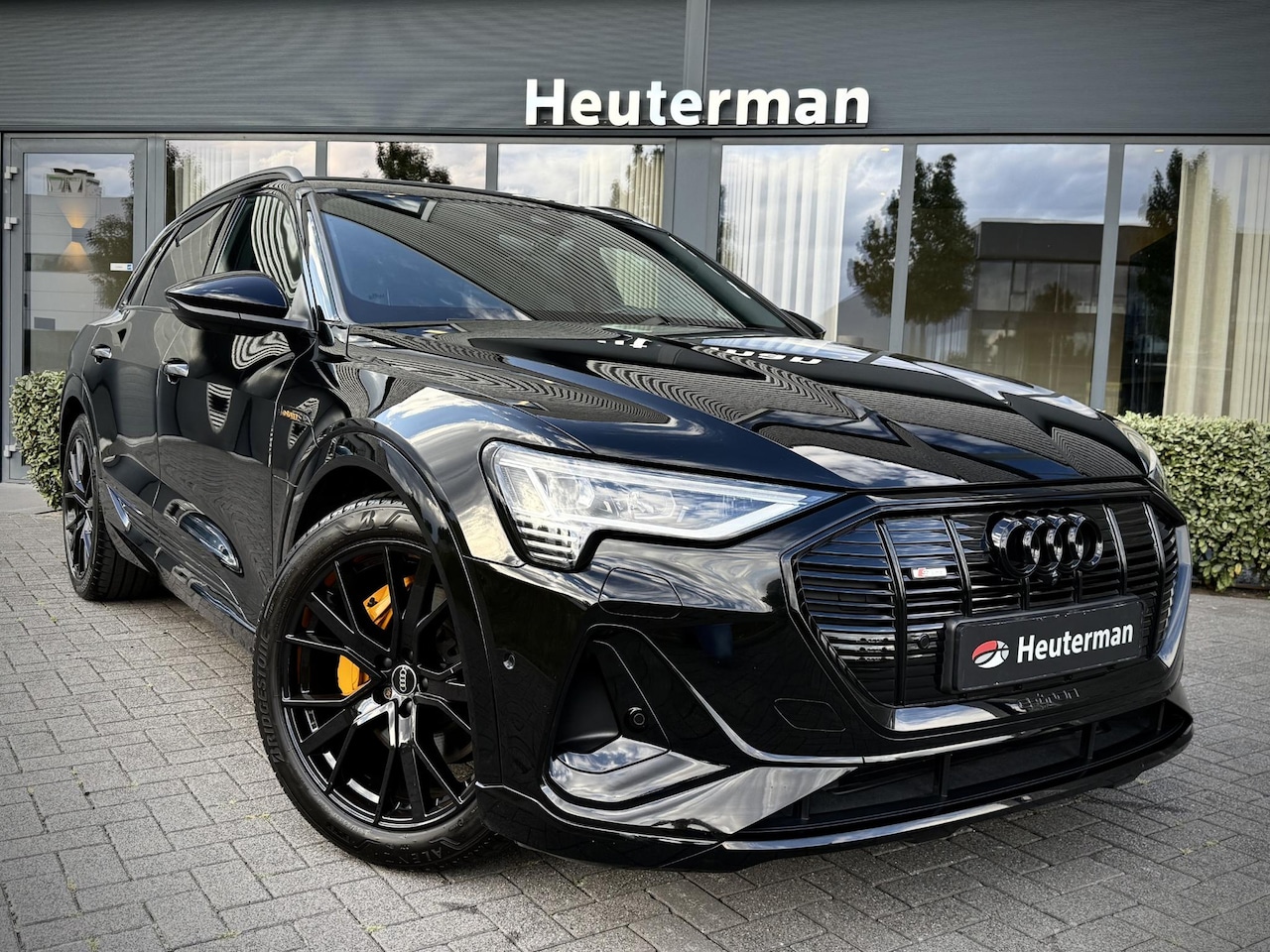 Audi e-tron - 50 Quattro S Line Black Edition/ Leder/ B&O/ Sfeer - AutoWereld.nl