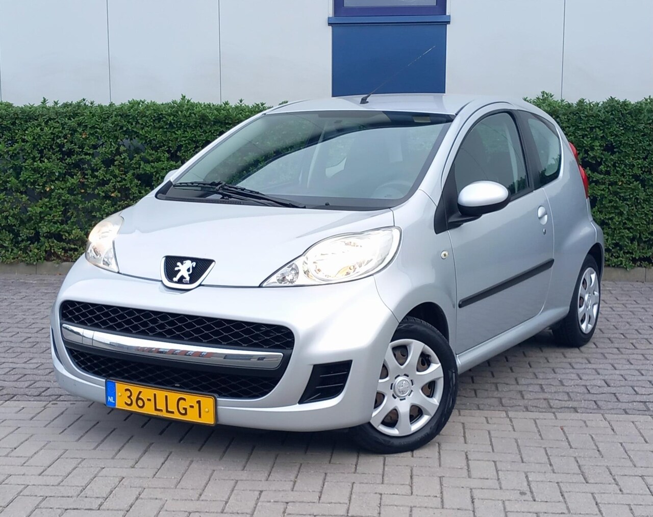 Peugeot 107 - 1.0 12V 68PK 3D XS - AutoWereld.nl