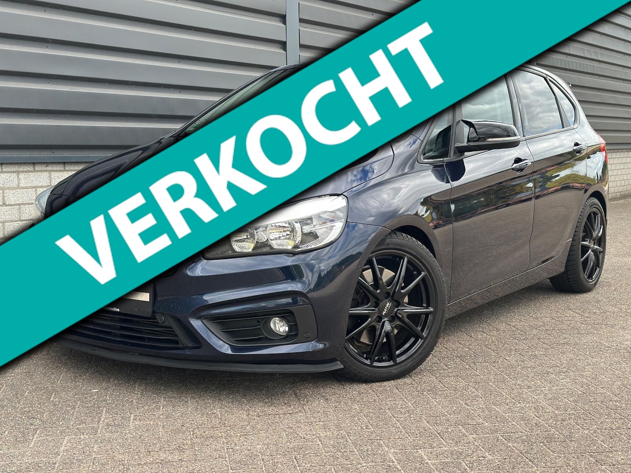 BMW 2-serie Active Tourer - 225i M Sport Pano Cruise Navi Trekhaak - AutoWereld.nl