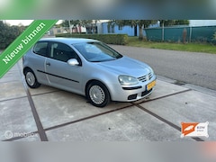 Volkswagen Golf - 1.6 FSI Sportline