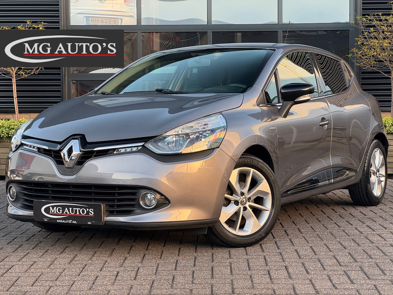 Renault Clio - 0.9 TCe Eco2 Limited | Navigatie | Cruise Control | Parkeersensoren | DAB+ | Elektrische R - AutoWereld.nl