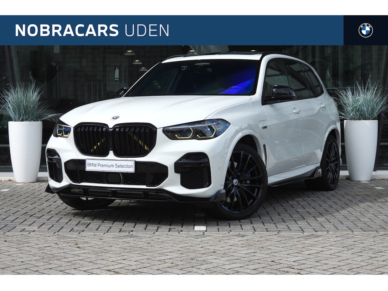 BMW X5 - xDrive45e High Executive M Sport Automaat / Panoramadak / Trekhaak / Adaptief onderstel / - AutoWereld.nl