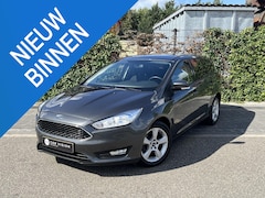 Ford Focus Wagon - 1.0 Business * Carplay * Cruise * Navi * Nieuwe Distributie * Garantie