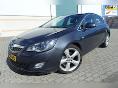 Opel Astra - 1.6 Turbo 180 PK - Sport - 19 "lm velgen - navi - cruise contr. - agr stoelen - revisie ve