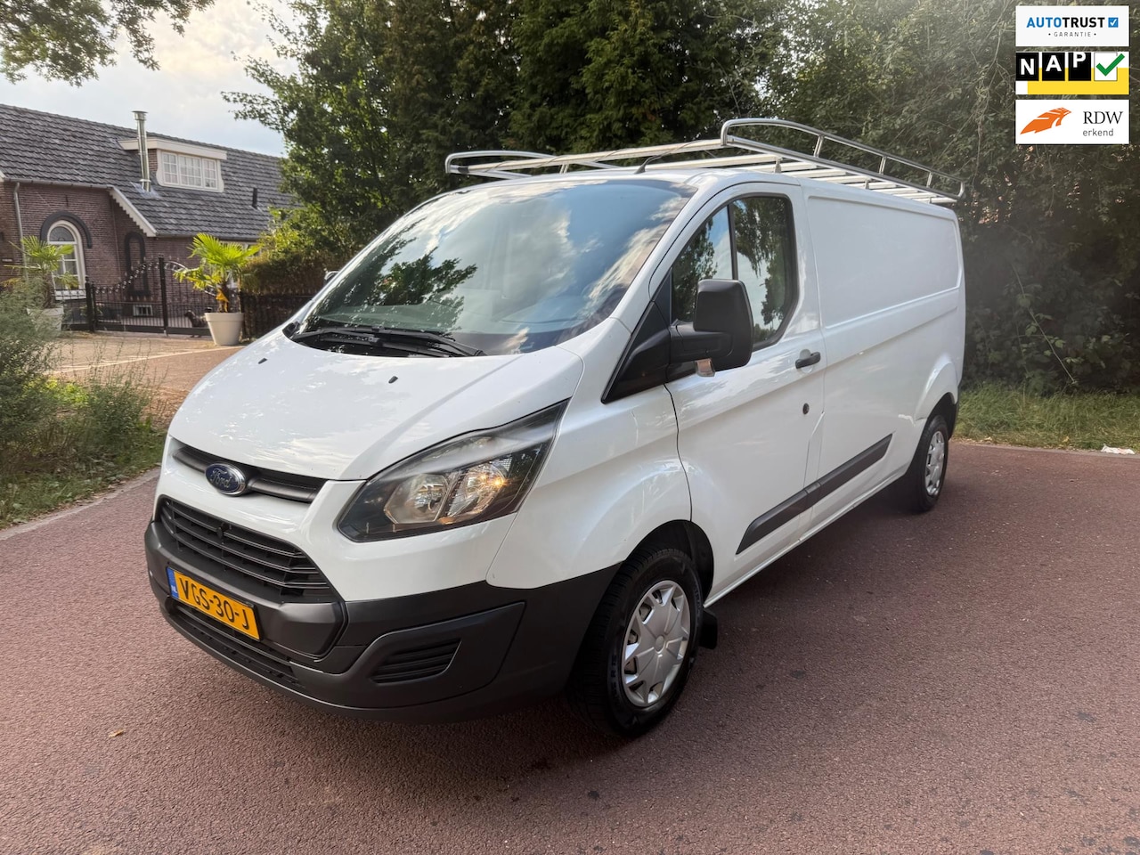 Ford Transit Custom - 290 2.0 TDCI L2H1 Ambiente Airco / Camera - AutoWereld.nl