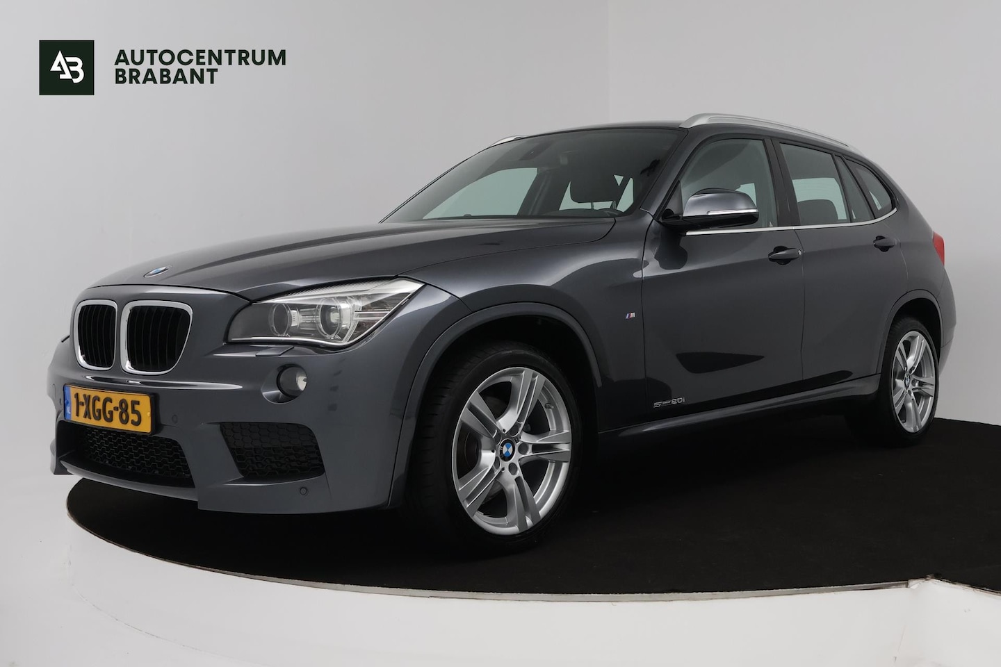 BMW X1 - SDrive20i High Executive (STOELVERWARMING, LEER, NAVIGATIE, AUTOMAAT, CRUISE CONTROL, PARK - AutoWereld.nl