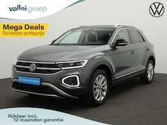 Volkswagen T-Roc - 1.5 TSI 150 pk DSG Style | Trekhaak | Navigatie | Stoelverwarming | Parkeersensoren voor/a