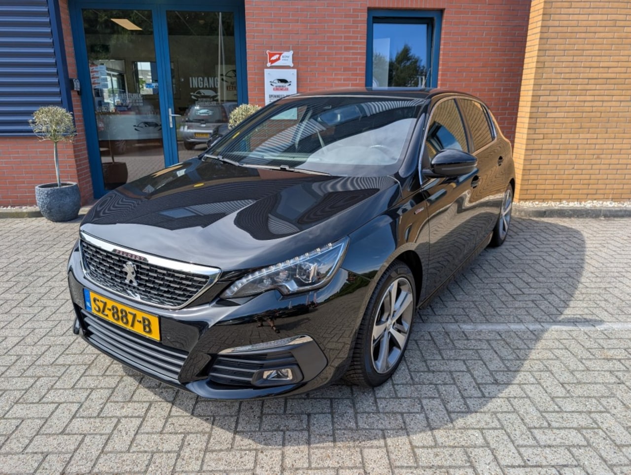 Peugeot 308 - 1.2 PureTech GT-Line 1.2 PURETECH GT-LINE, Airco, Cruise, PDC VenA, Trekhaak - AutoWereld.nl