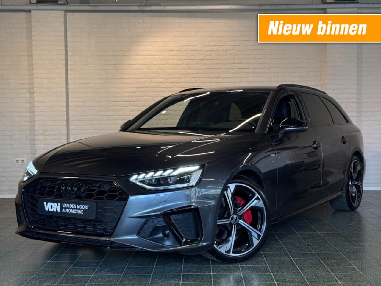 Audi A4 Avant - Avant 40 TFSI S-Line Black 204pk 360 Camera Alcantara Virtual LED Sfeerv 19'' - AutoWereld.nl