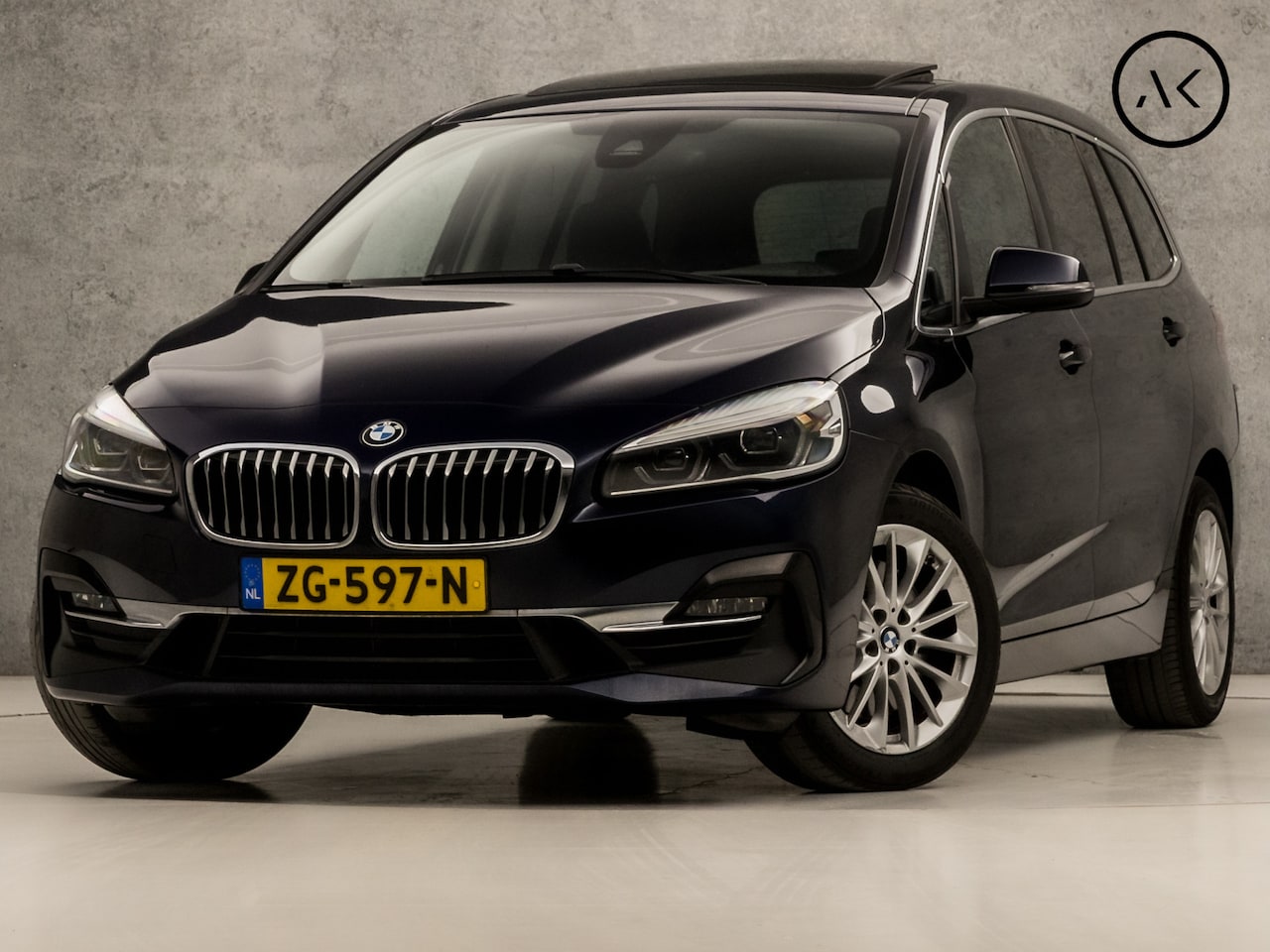 BMW 2-serie Gran Tourer - 220i Executive Sportline 192Pk Automaat (PANORAMADAK, GROOT NAVI, HEAD-UP DISPLAY, LEDEREN - AutoWereld.nl
