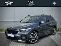 BMW X1 - xDrive25e M-Sport Panoramadak Trekhaak Camera Head-Up Harman/Kardon Elekr. Stoelen Adapt.