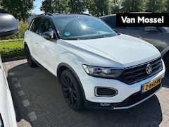 Volkswagen T-Roc - 1.5 TSI Sport Business R Automaat | dode hoek detectie | Navigatie | Camera | Electrische