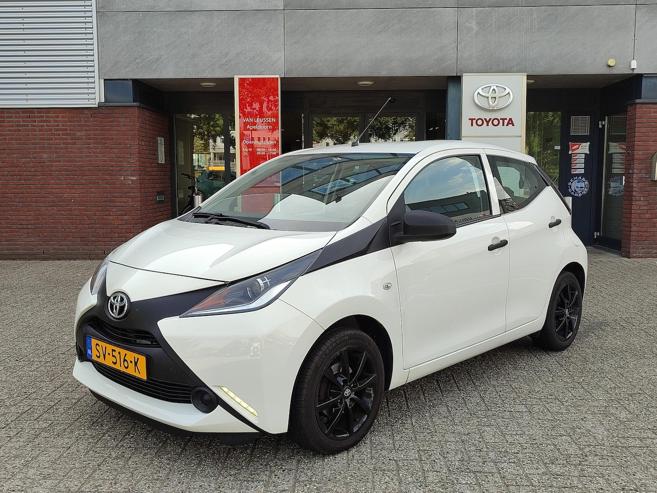Toyota Aygo X - X-FUN 5-DEURS APPLE/ANDROID AIRCO LM-VELGEN 4S-BANDEN EL-RAMEN BLUETOOTH NL-AUTO - AutoWereld.nl
