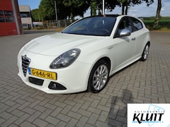 Alfa Romeo Giulietta - 1.4 T Distinctive Panorama-dak 170PK Automaat