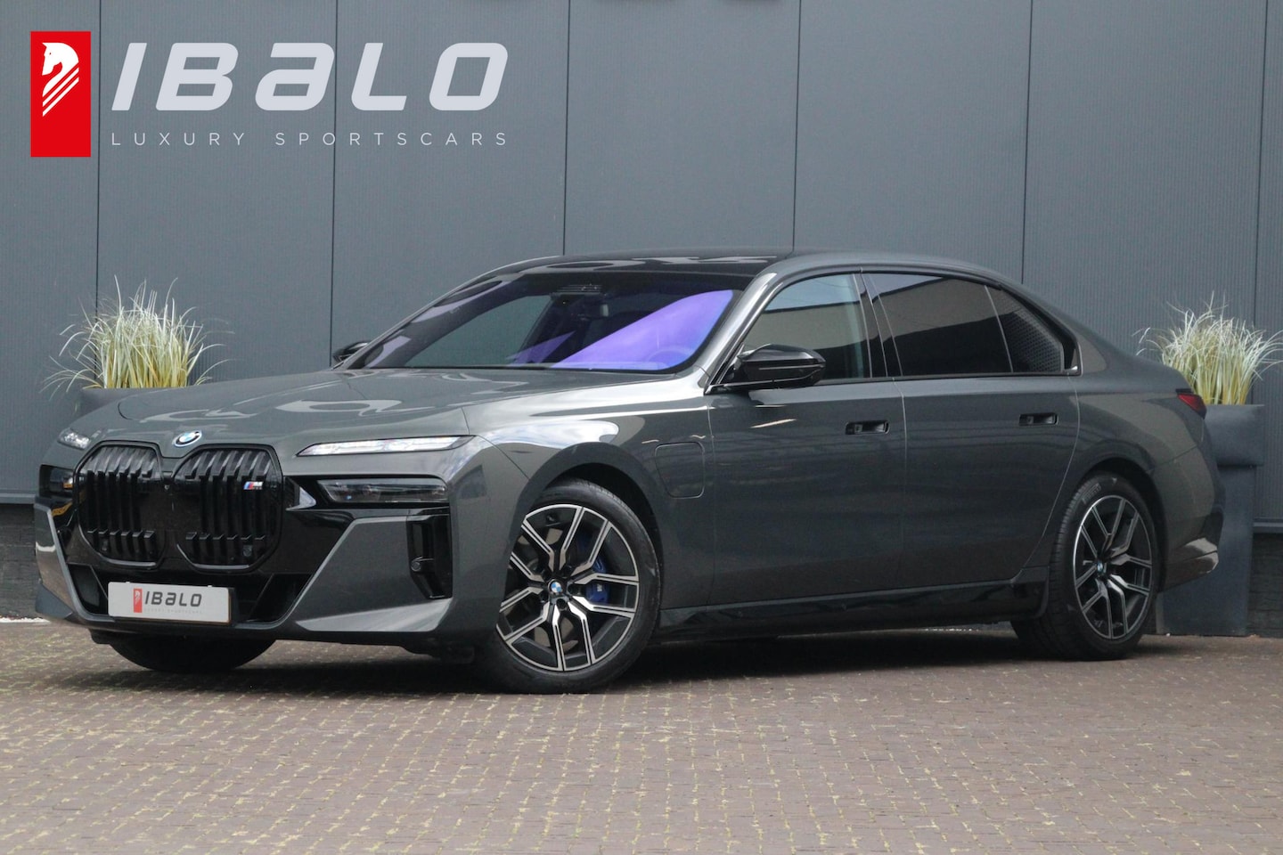 BMW 7-serie - M760e xDrive M-Sport Pro | Auto Doors | BTW | - AutoWereld.nl