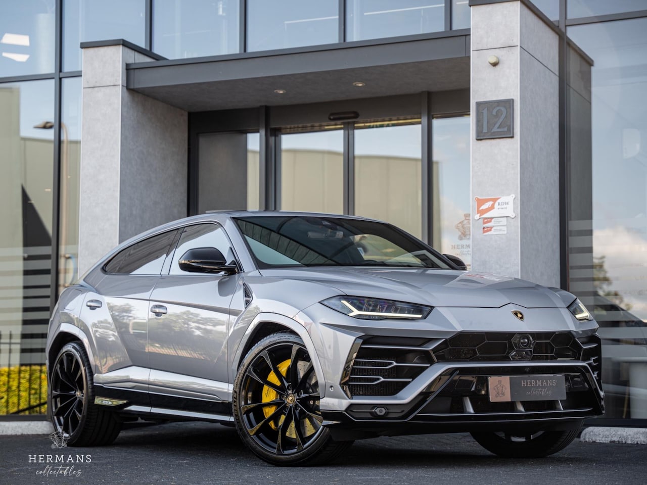 Lamborghini Urus - 4.0 V8 / Pano / Massage / Achteras / Ceramic / NL - AutoWereld.nl