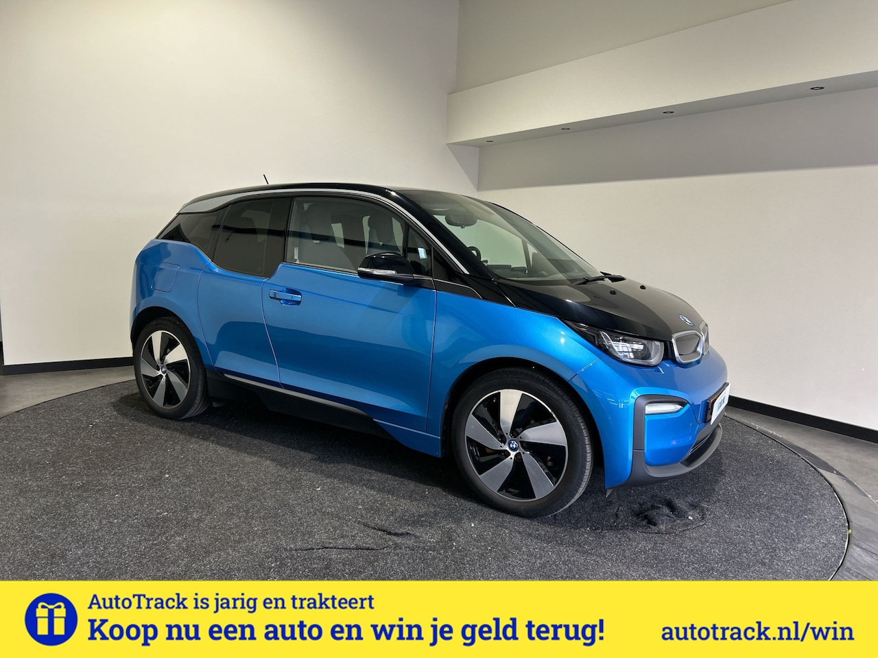 BMW i3 - Basis iPerformance 94Ah 33 kWh | Warmtepomp! | Navigatie | Verwarmde voorstoelen | SoH (ba - AutoWereld.nl