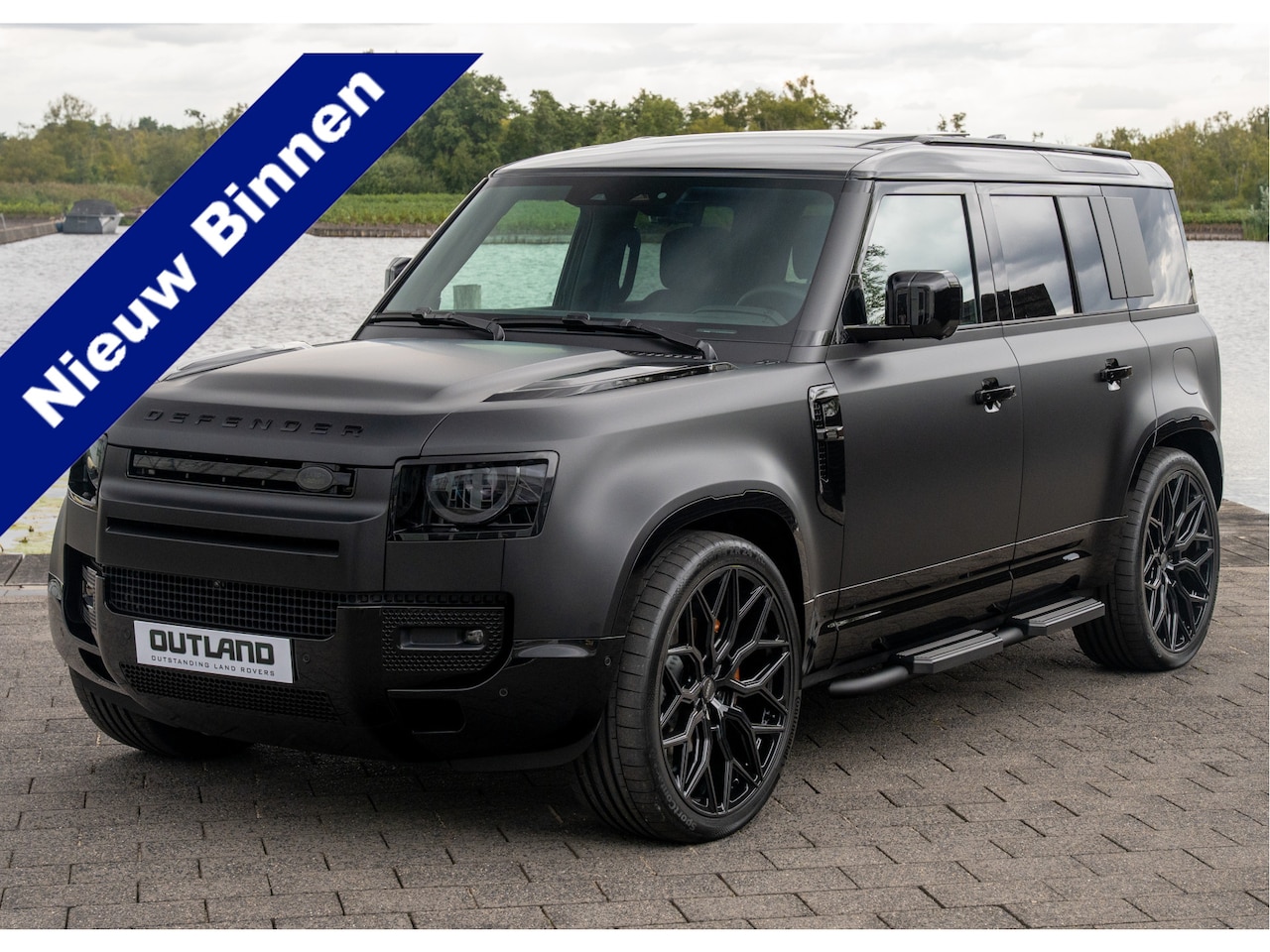 Land Rover Defender 110 - P300e X-Dynamic HSE | Satin PPF Stealth | Alle Opties | 24" Vossen | Meridian Surround | H - AutoWereld.nl