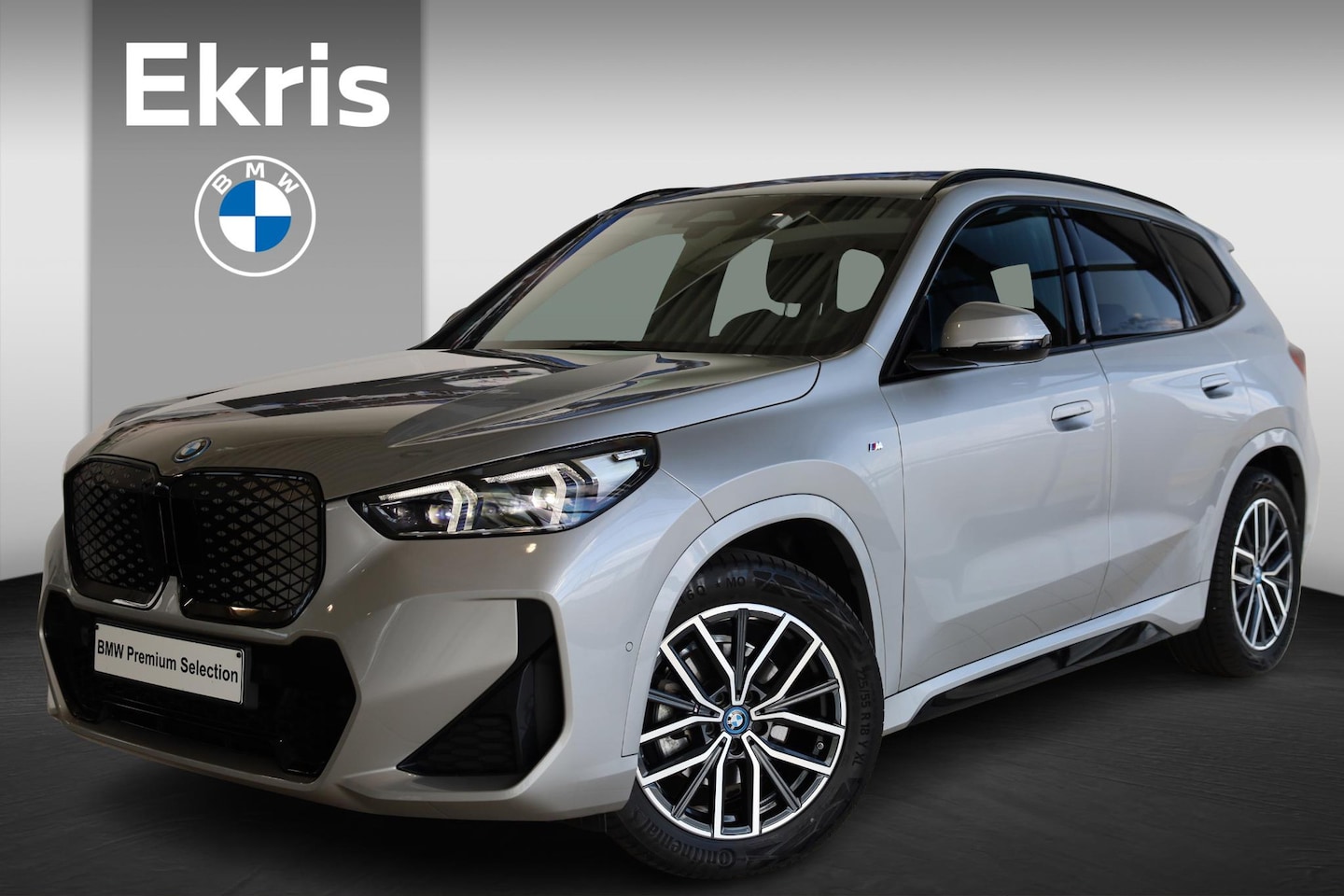 BMW iX1 - eDrive20 M Sportpakket | Premium Pack | Travel Pack | Elektr. Trekhaak | Driving Assistant - AutoWereld.nl