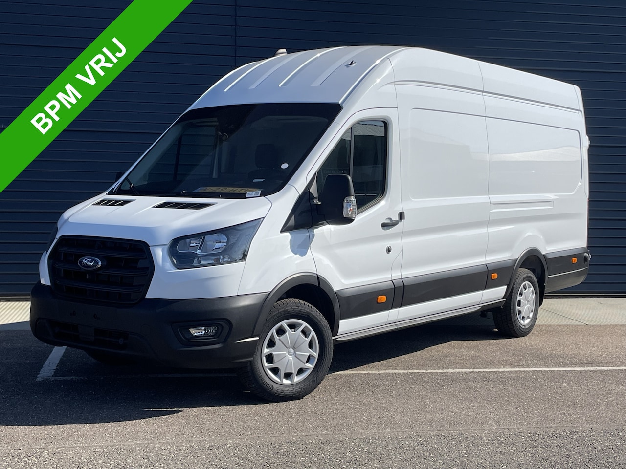 Ford Transit - 350 2.0 TDCI L4H3 Trend RWD Navigatie / Trekhaak - AutoWereld.nl