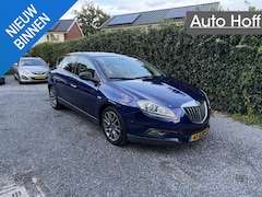 Lancia Delta - 1.4-16V Turbo Oro | Navi | Autom. Airco | Cruise Control | PDC | Park Assist | Privacy Gla