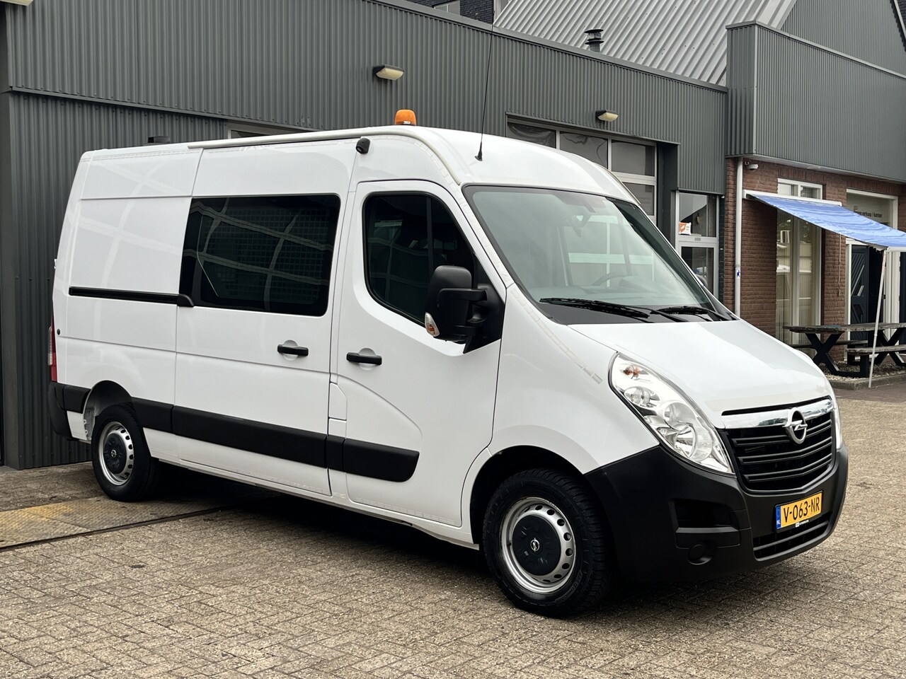 Opel Movano - 2.3 CDTI BiTurbo L2H2 170pk Airco Cruise controle Omvormer Kastinrichting Telefoon voorber - AutoWereld.nl