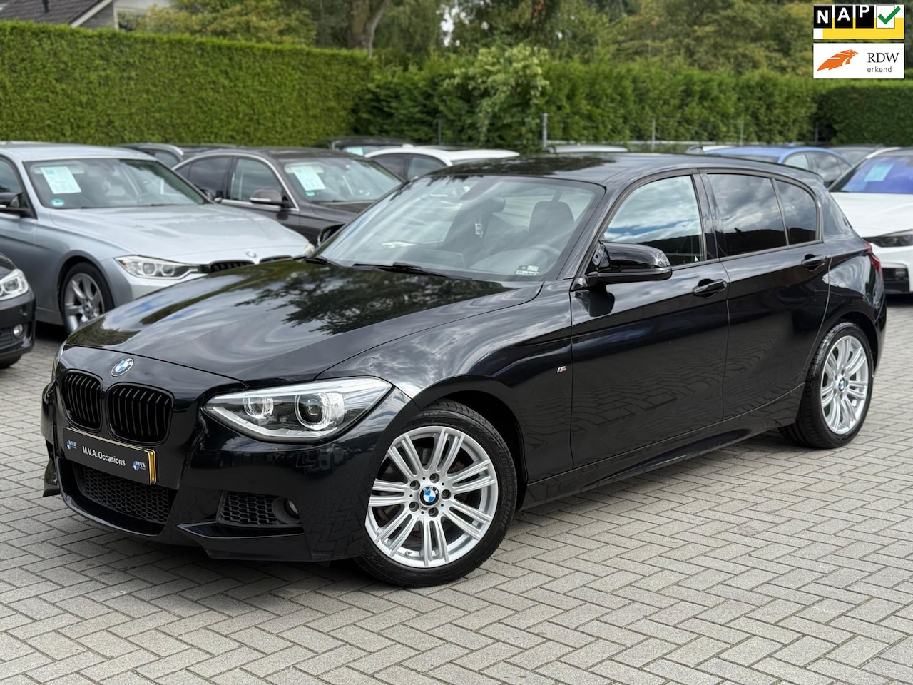 BMW 1-serie - 116i Executive M Sport|Nieuwe Ketting + Klepseals|Keyless|Navigatie|Climate control|Cruise - AutoWereld.nl