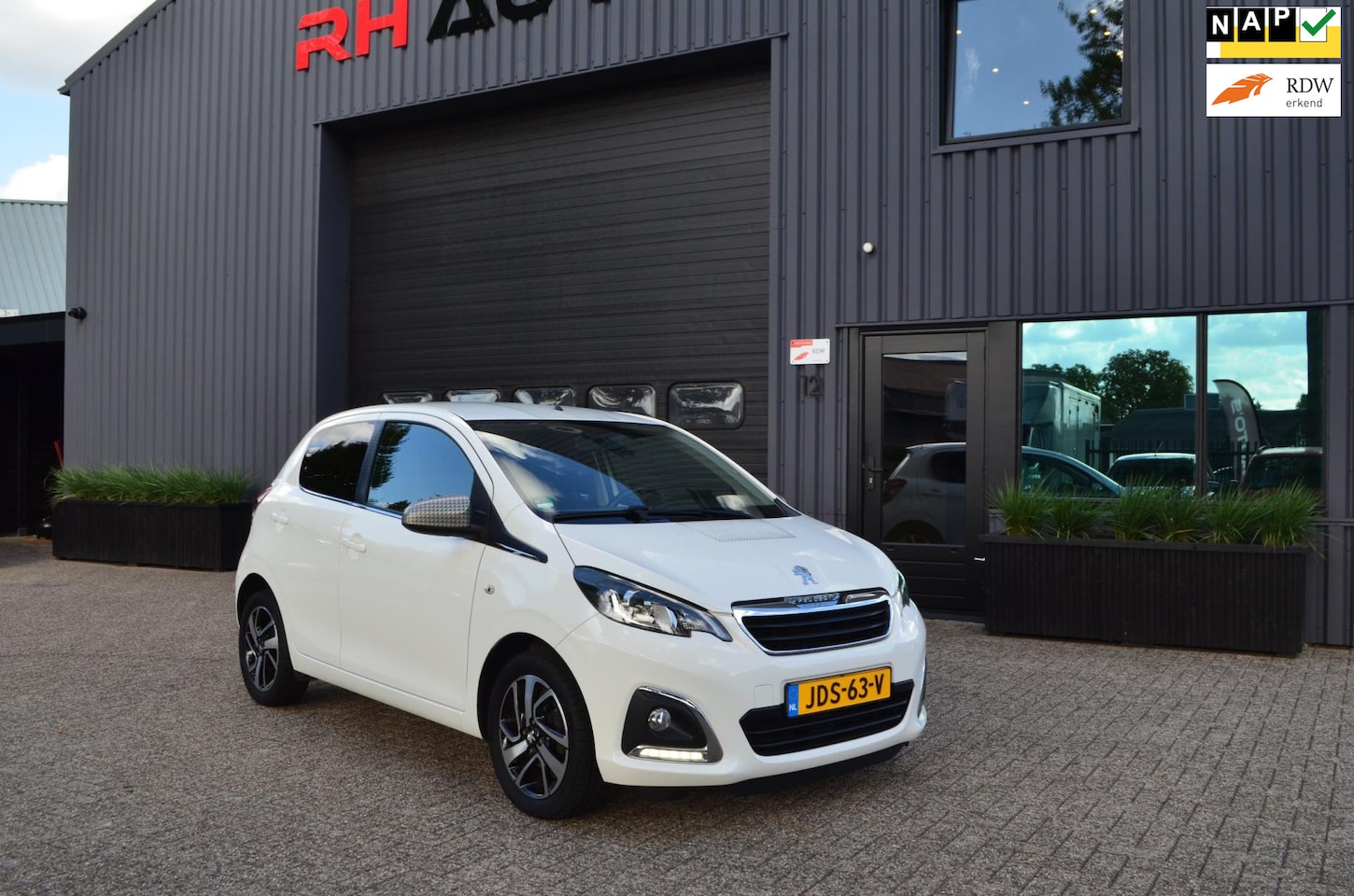 Peugeot 108 - 1.0 e-VTi Allure TOP! | Groot scherm | Dealer onderhouden - AutoWereld.nl