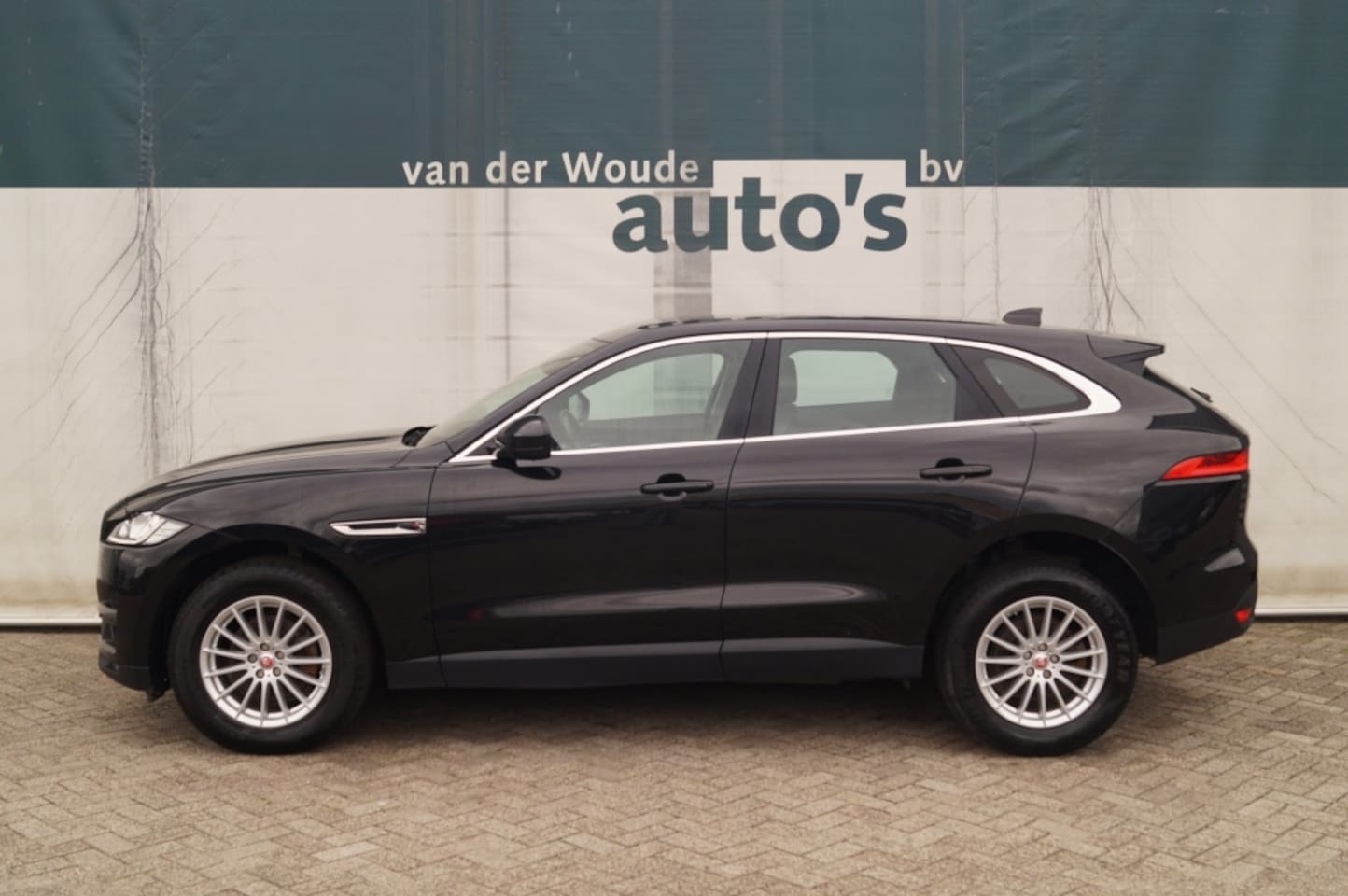 Jaguar F-Pace - 2.0d 180pk AWD Prestige -LEER-NAVI-CAM-ECC- - AutoWereld.nl