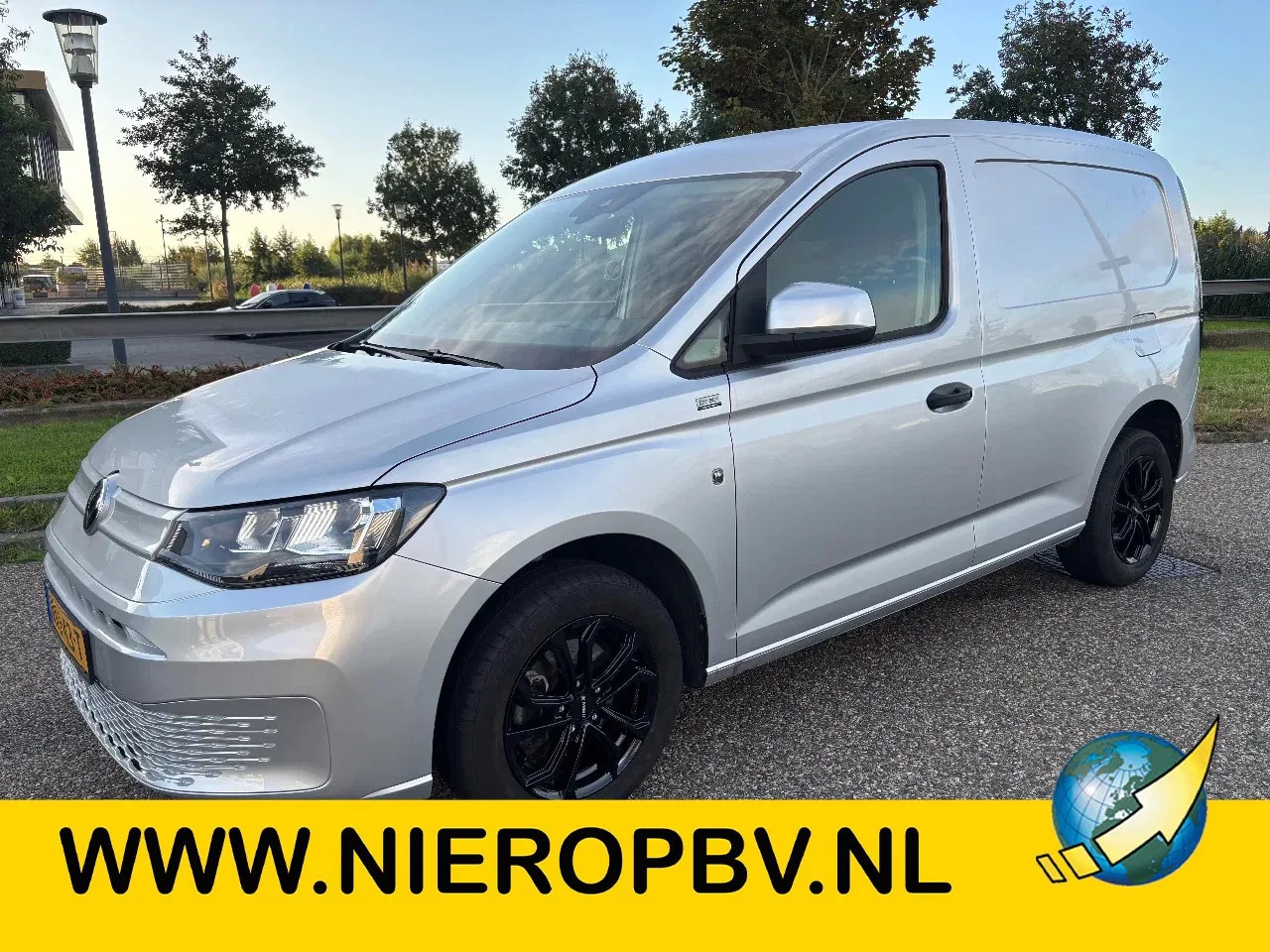 Volkswagen Caddy Cargo - 2.0TDI L1H1 Airco Cruisecontrol Applecarplay 66000KM - AutoWereld.nl