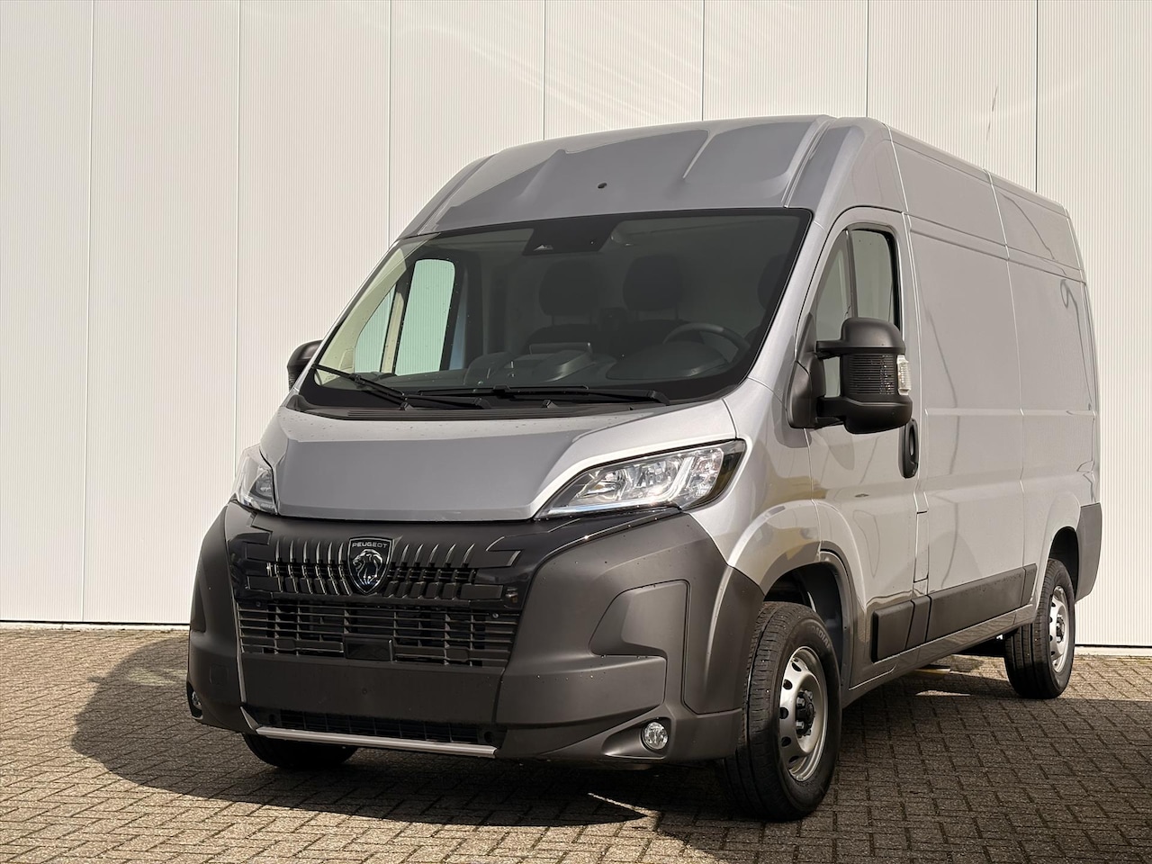 Peugeot Boxer - GB 2.2 140PK BlueHDi L2H2 35 Zwaar | Pakket Techno Plus | Pakket Visibility | Trekhaak | M - AutoWereld.nl