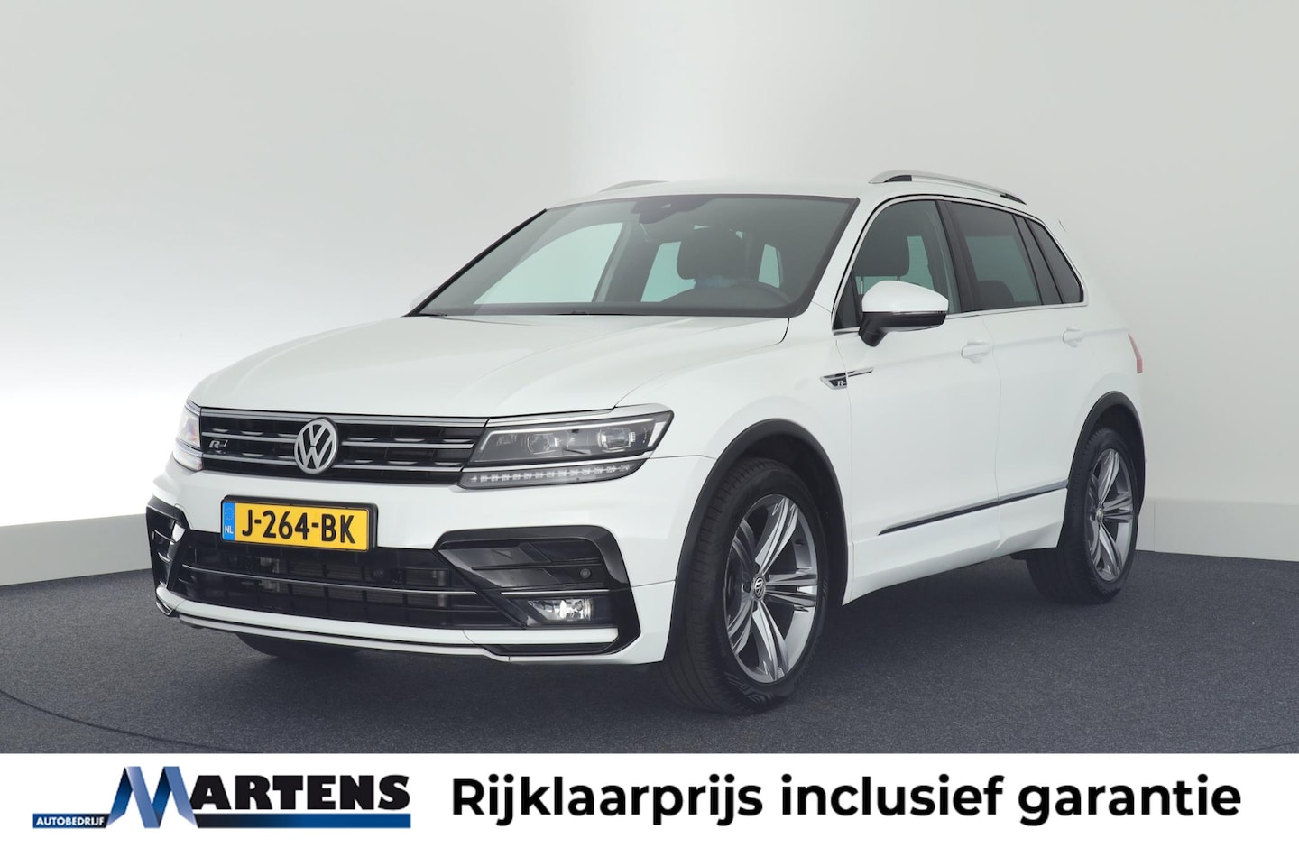 Volkswagen Tiguan - 1.5 TSI 150pk DSG ACT R-Line Highline Stoelverwarming Virtual Cockpit Navigatie - AutoWereld.nl