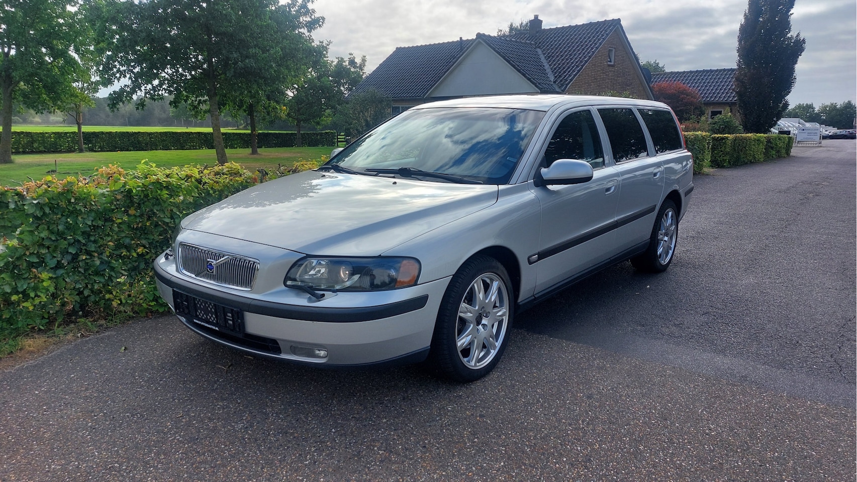 Volvo V70 - 2.3 T-5 250 PK CLIMA/AUTOMAAT 61000 KM BJ 2003 - AutoWereld.nl