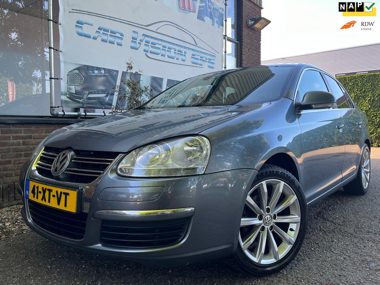 Volkswagen Jetta - 1.6 FSI Comfortline|6-bak|Trekhaak| - AutoWereld.nl