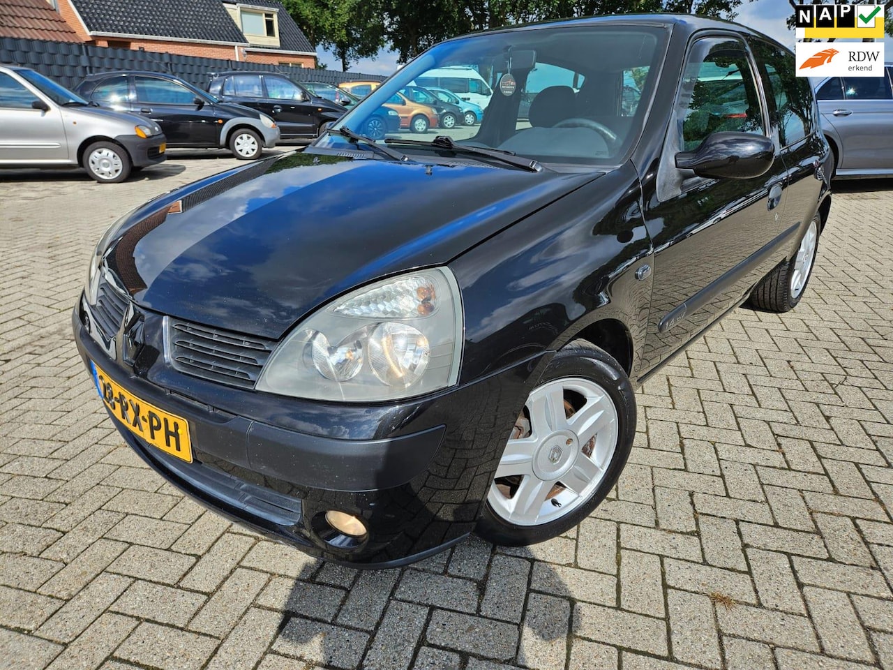 Renault Clio - 1.4-16V Authentique Comfort. 2005. Mistlampen/Lichtmetaal/Trekhaak etc.. APK 09-2026 - AutoWereld.nl