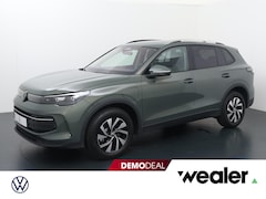 Volkswagen Tiguan - Life Edition 1.5 eHybrid 150 kW / 204 PK SUV DSG | Trekhaak wegklapbare kogel | Stoel- & s