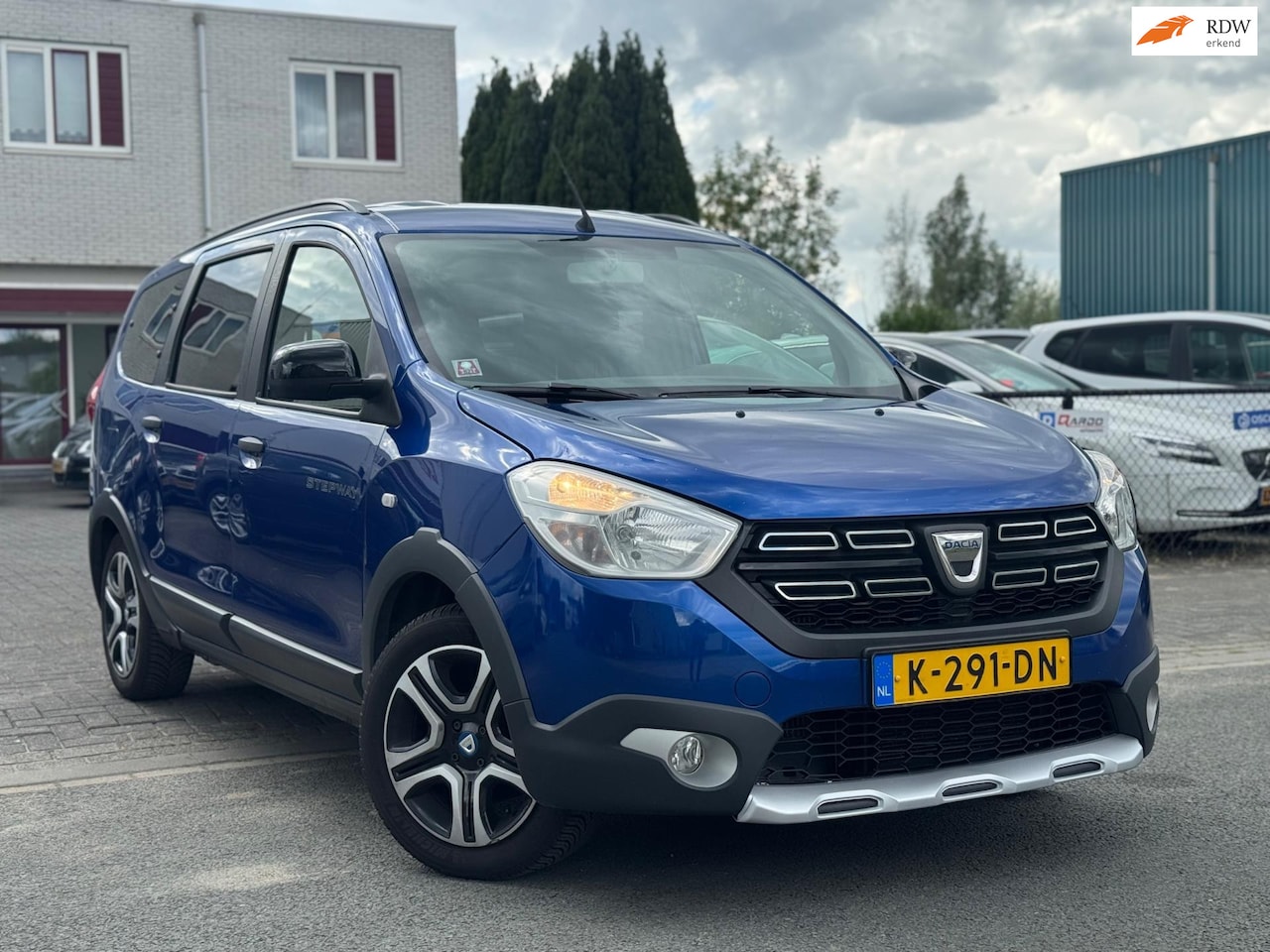 Dacia Lodgy - 1.3 TCe Comfort 7p. 1.3 TCe Comfort 7p. - AutoWereld.nl