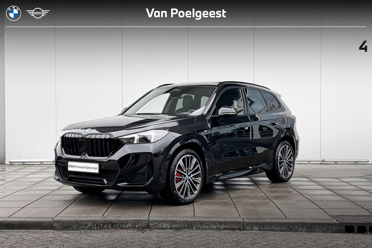 BMW X1 - xDrive30e M-Sport Pro 20 Inch / Glazen Schuifdak / Stoel & Stuurwielrand Verwarming / Comf - AutoWereld.nl