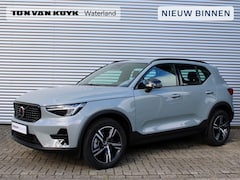 Volvo XC40 - 2.0 B4 Plus Dark Automaat / Trekhaak / Verwarm voorruit / Elektr.verst.voorstoelen / Googl